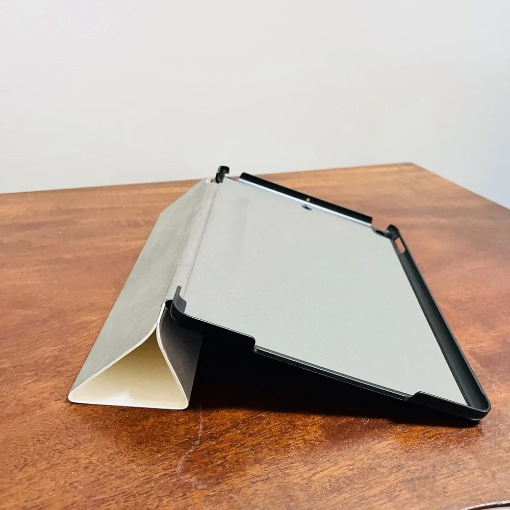 IPad Cover in White